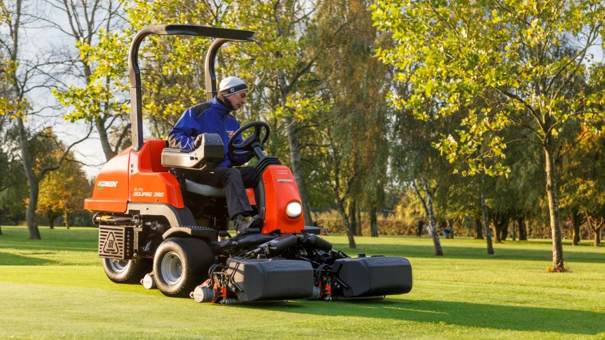 man mowing with jacobsen 360 elite