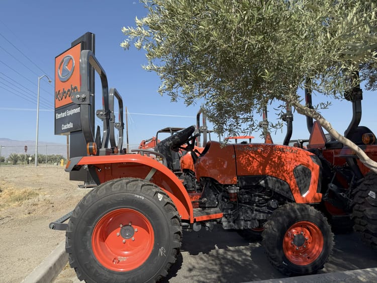 2025 Kubota L3302HST